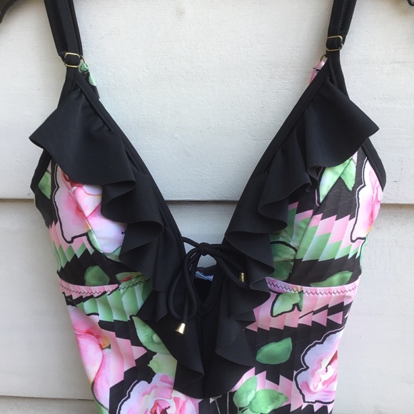 High Dive by ModCloth Getaway Glam black one piece swimsuit with pink roses M - Picture 3 of 6